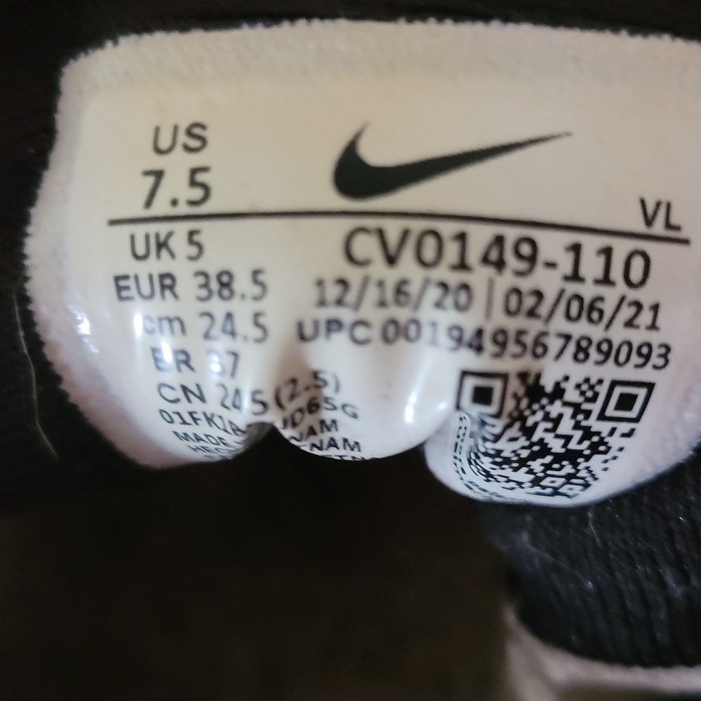 Nike Womens Quest 3 CV0149-110 White Running Shoes Sneakers Size 7.5 - Picture 5 of 8